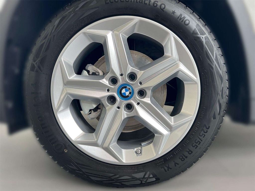 BMW iX1