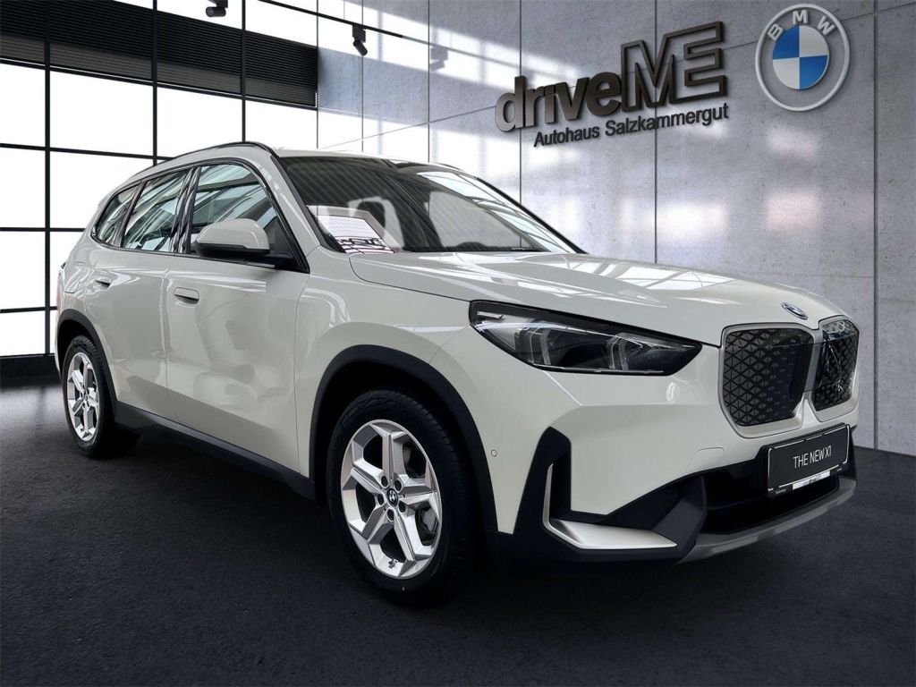 BMW iX1