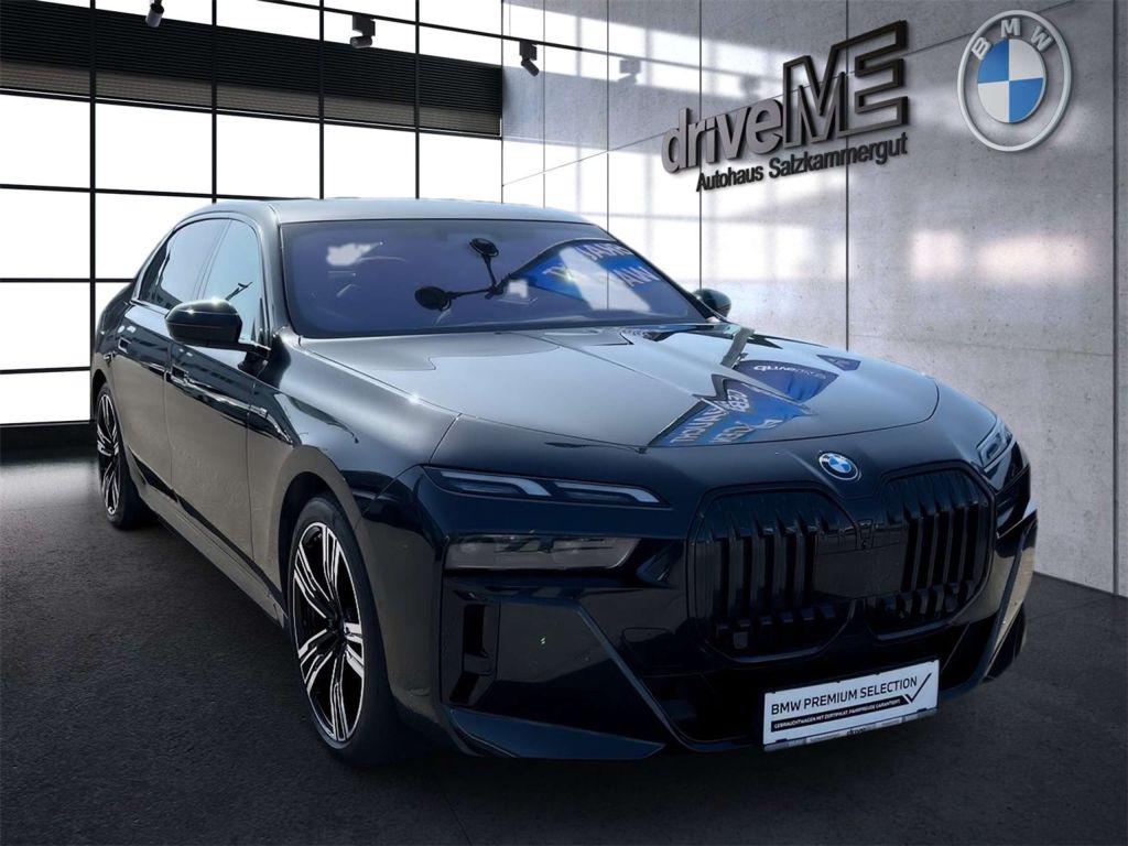 BMW i7