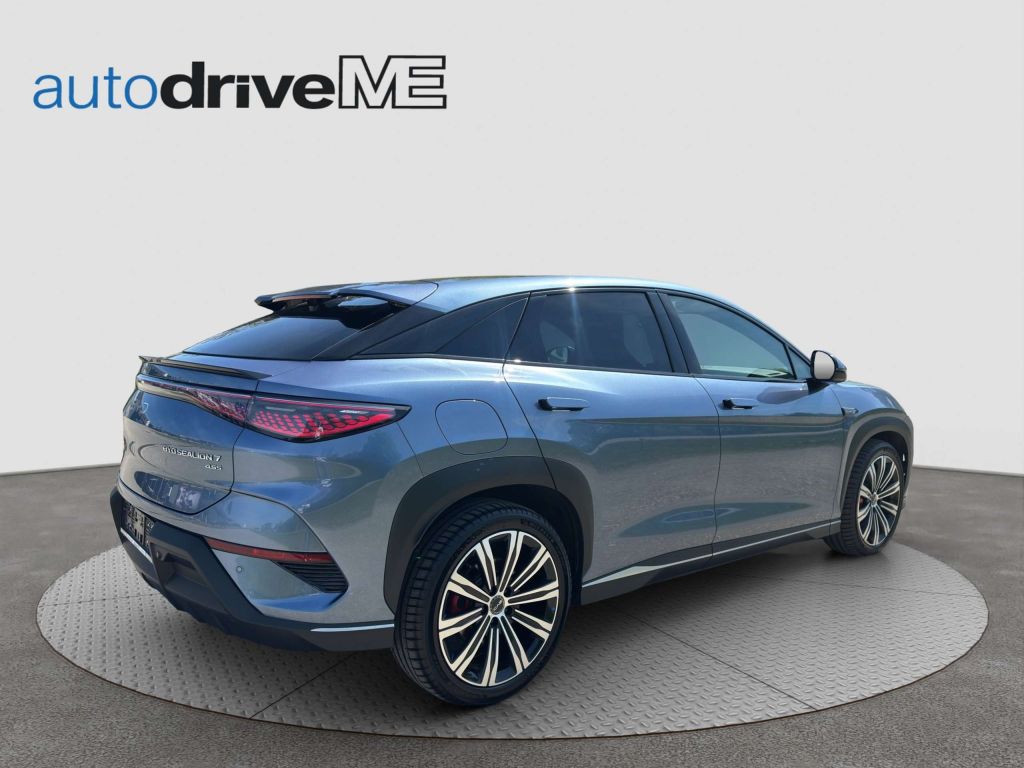 BYD Sealion 7
