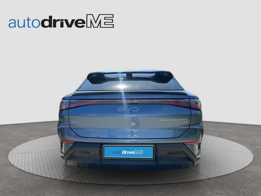 BYD Sealion 7
