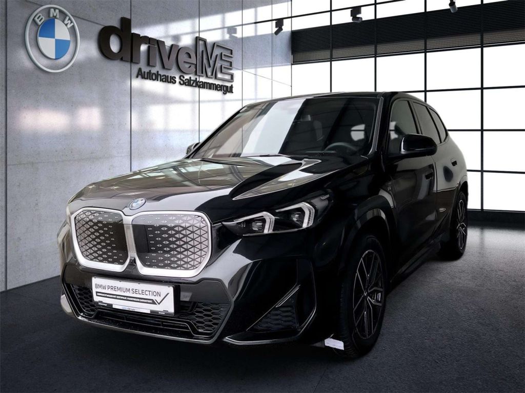 BMW iX1