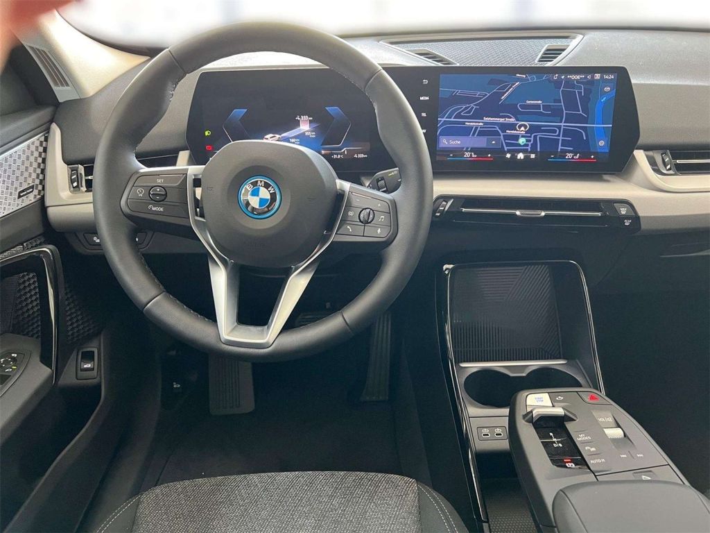 BMW iX1