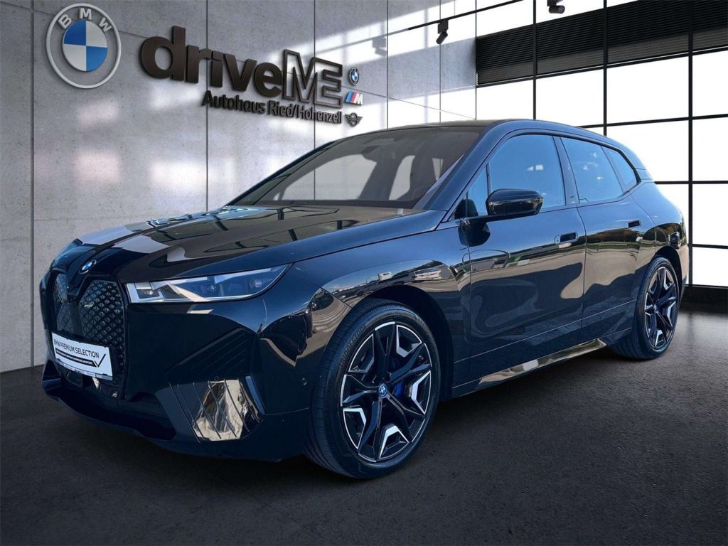 BMW iX