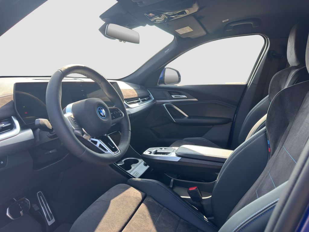 BMW iX2