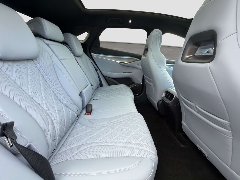 BYD Sealion 7