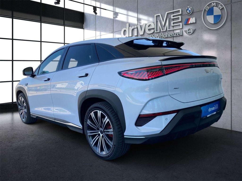 BYD Sealion 7