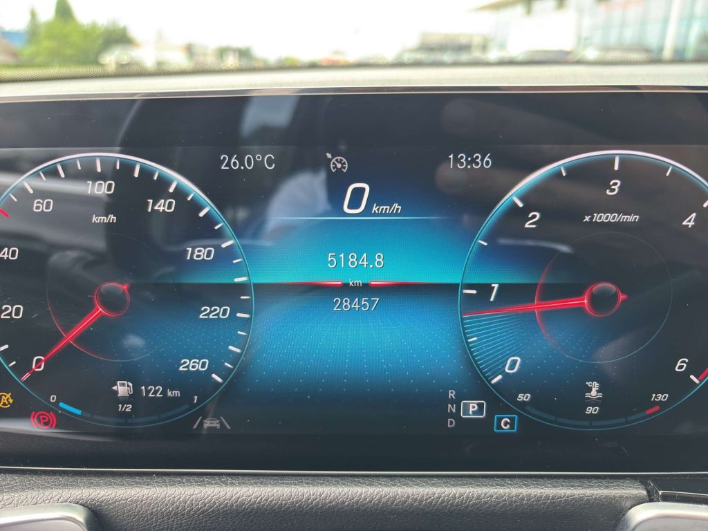 Mercedes-Benz GLB 200