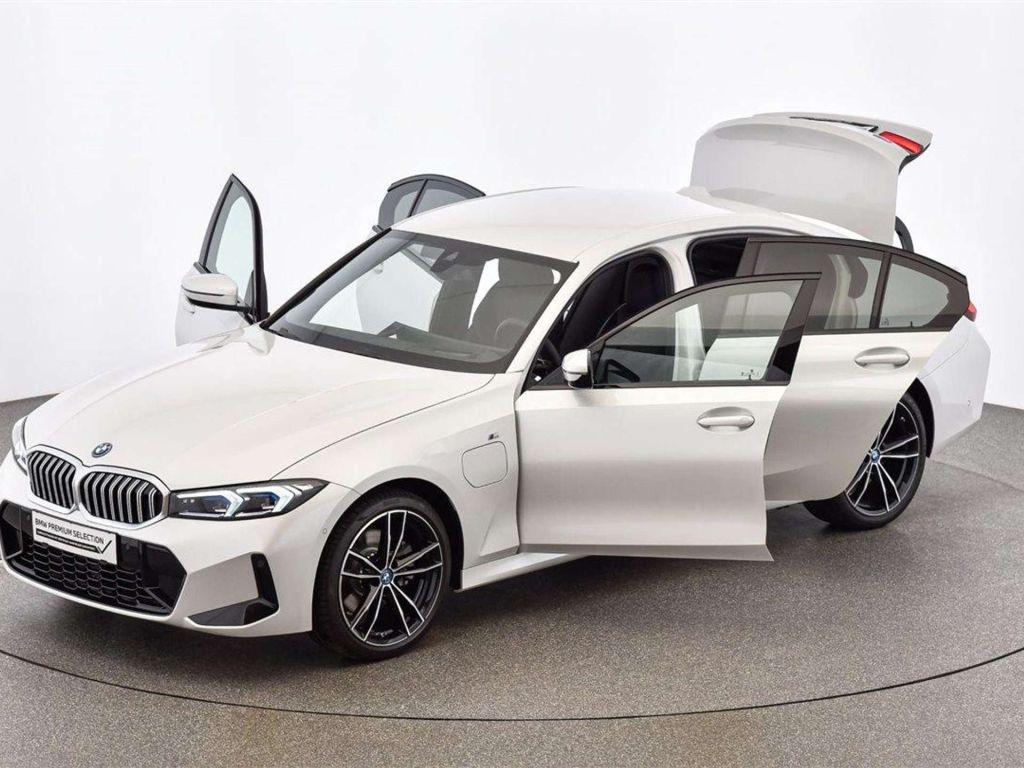 BMW 330