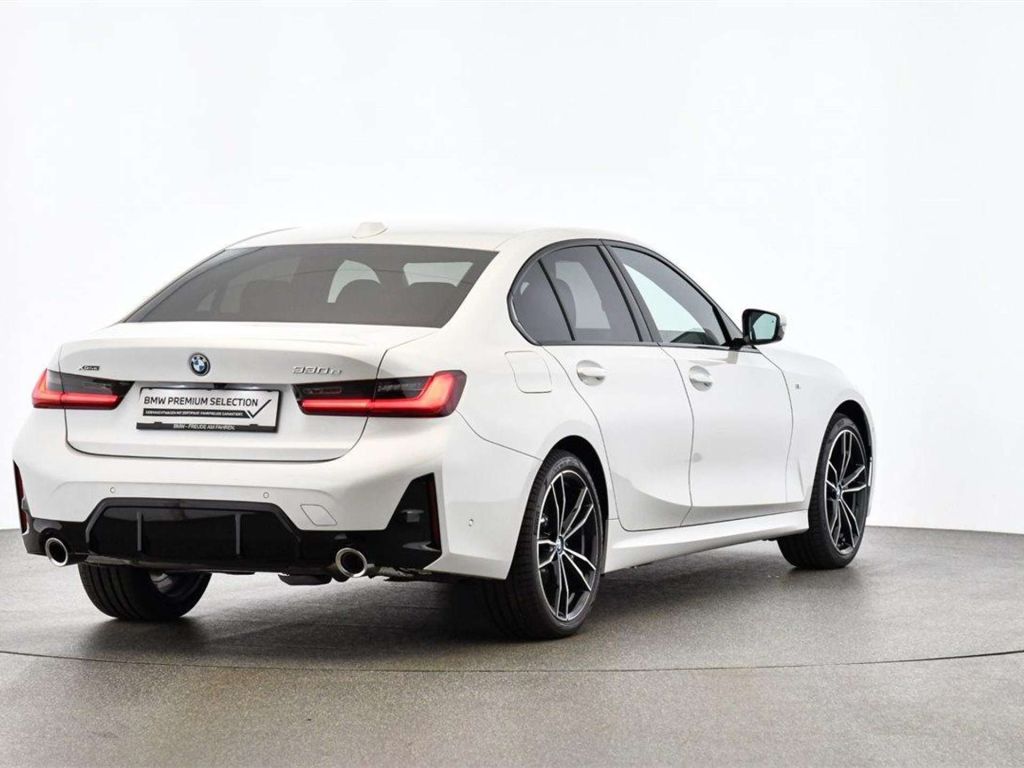 BMW 330