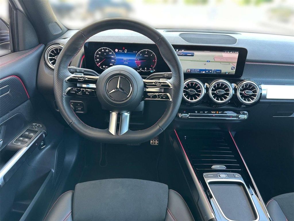 Mercedes-Benz GLB 200