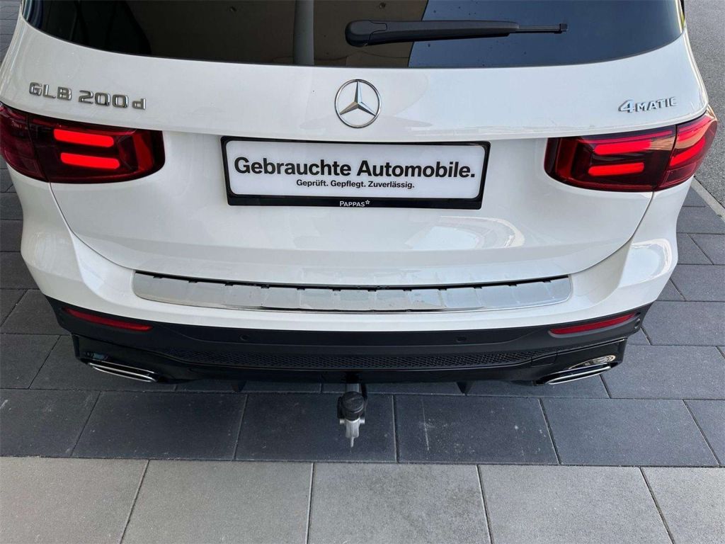 Mercedes-Benz GLB 200
