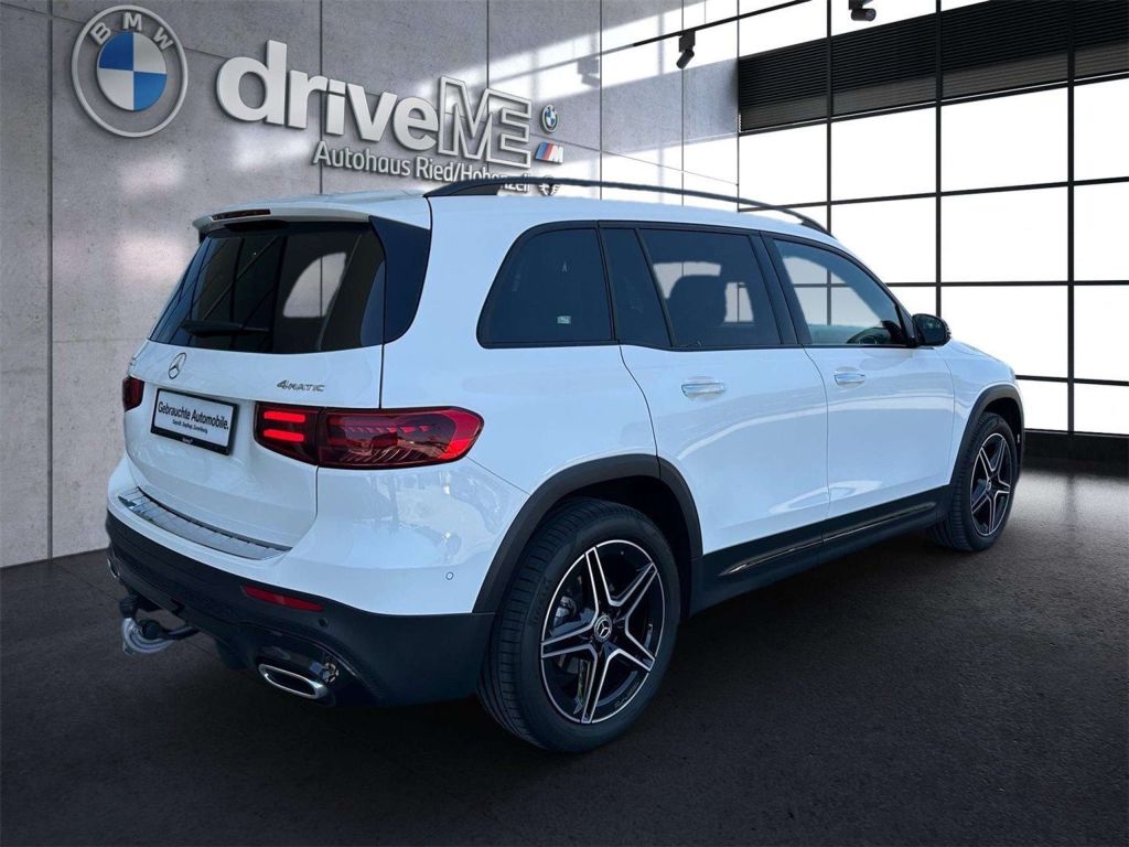 Mercedes-Benz GLB 200