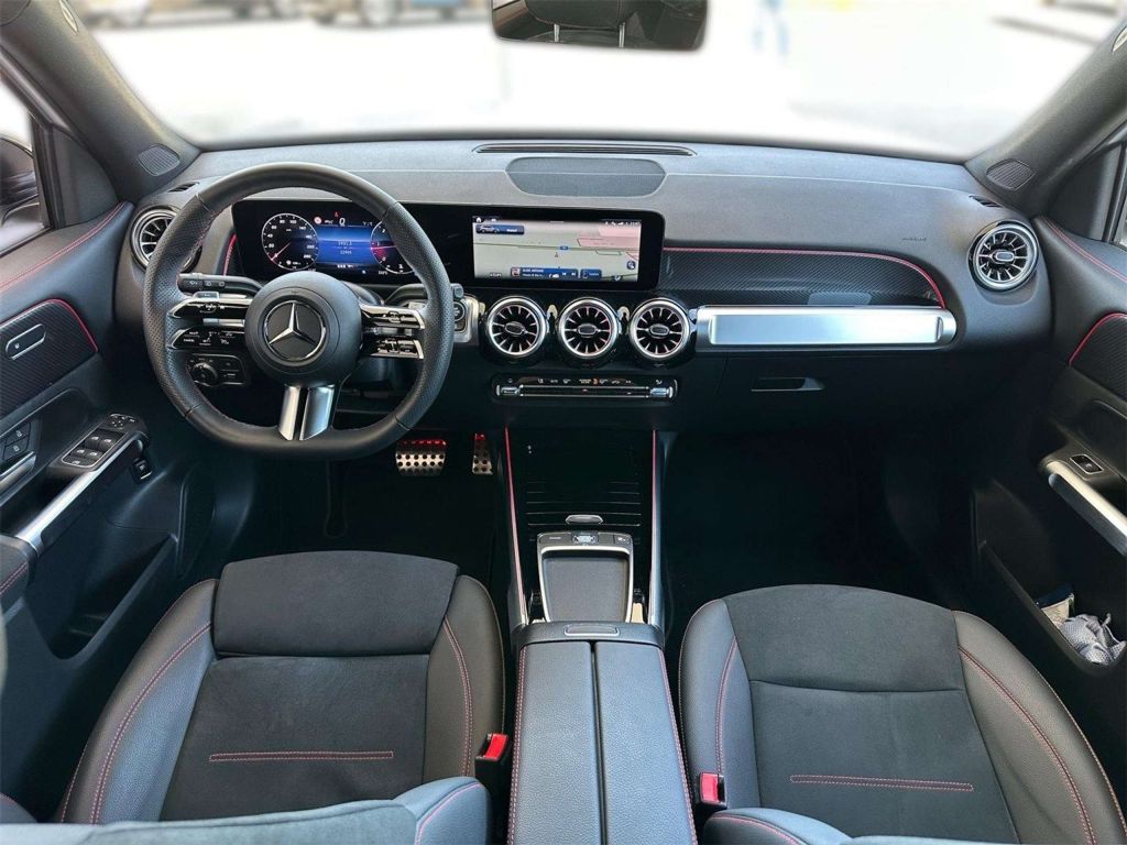 Mercedes-Benz GLB 200