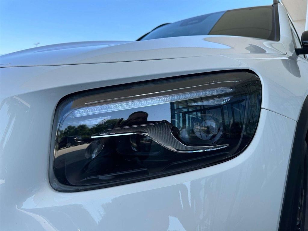 Mercedes-Benz GLB 200