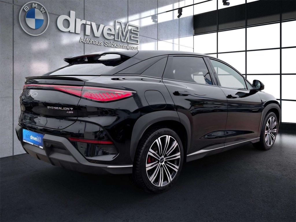 BYD Sealion 7