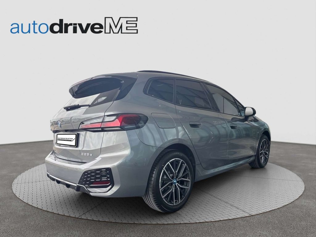 BMW 225