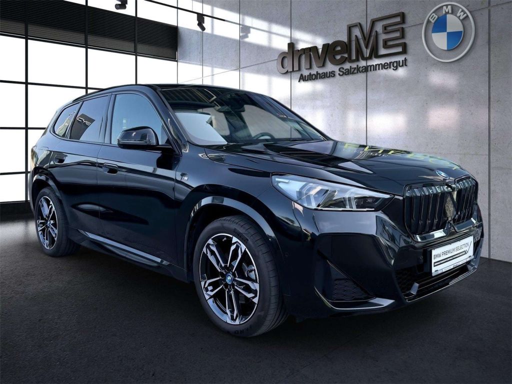 BMW iX1