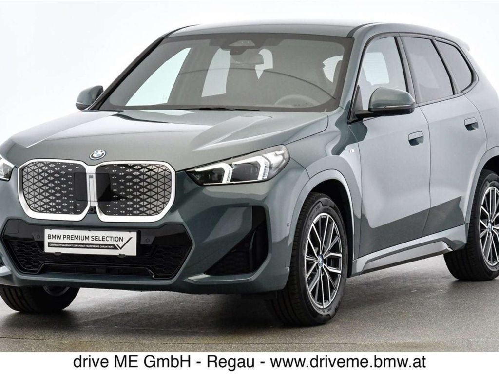 BMW iX1