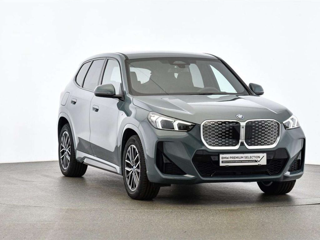 BMW iX1