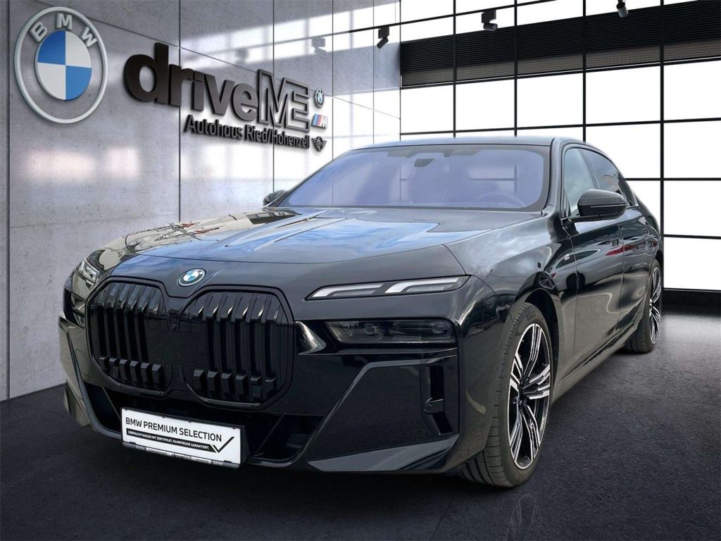 BMW i7