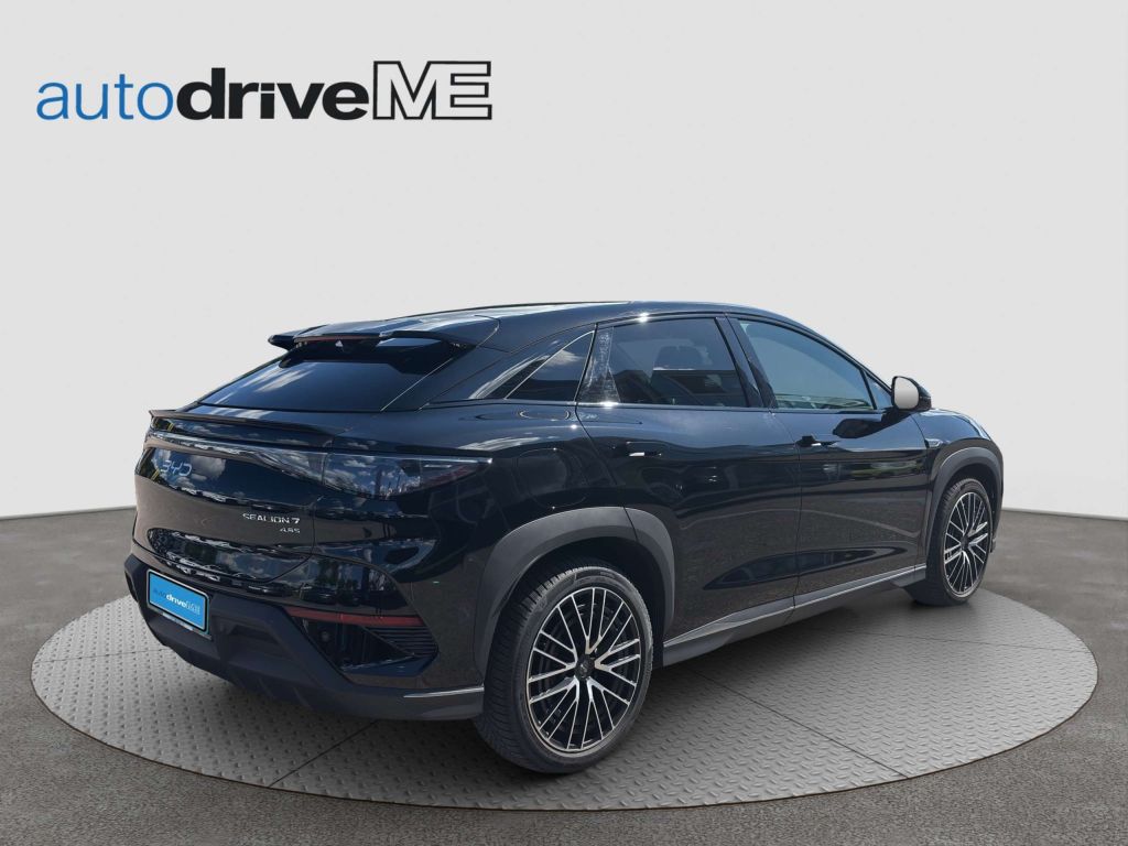 BYD Sealion 7