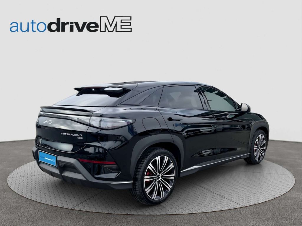BYD Sealion 7