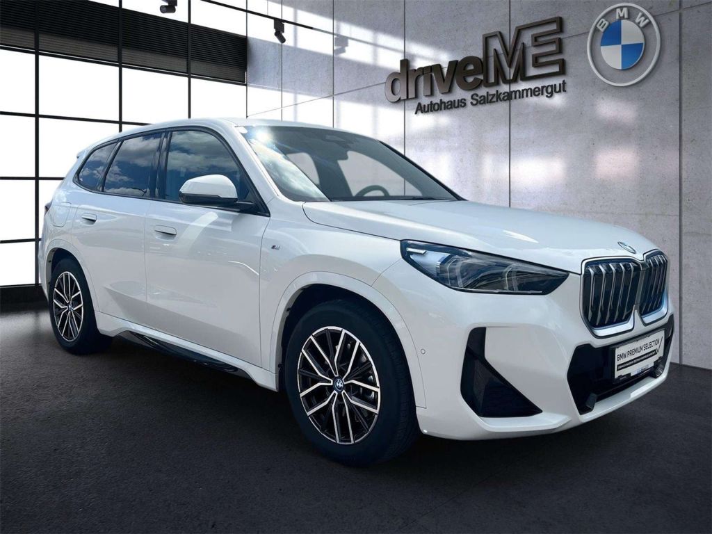 BMW iX1