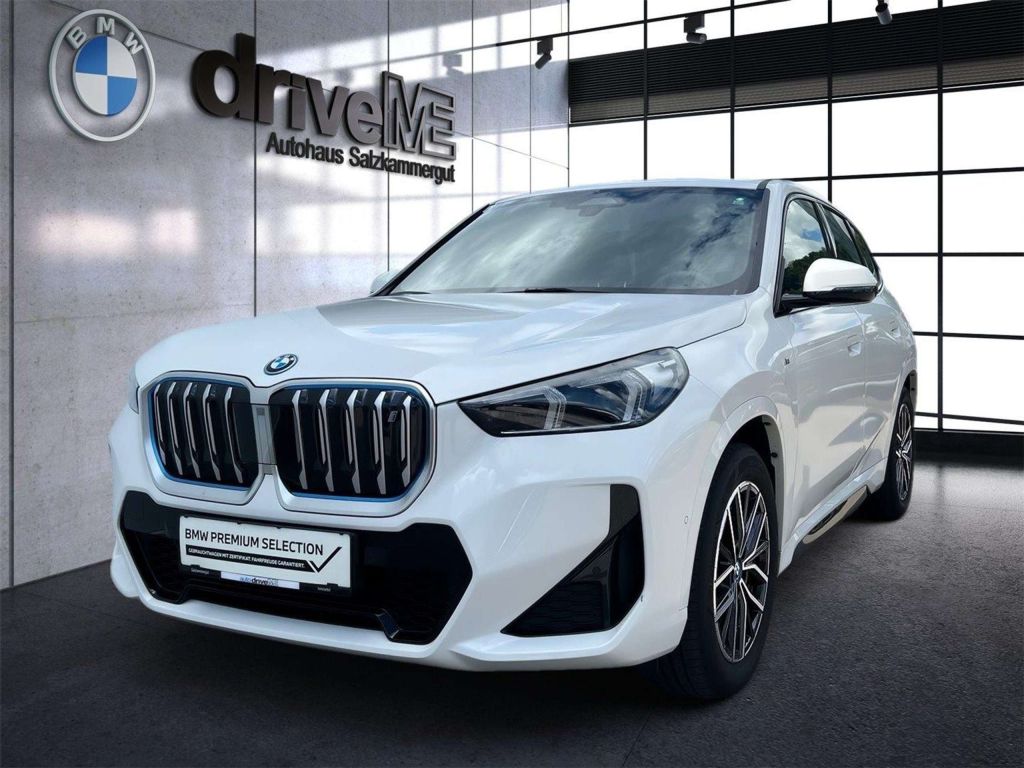 BMW iX1