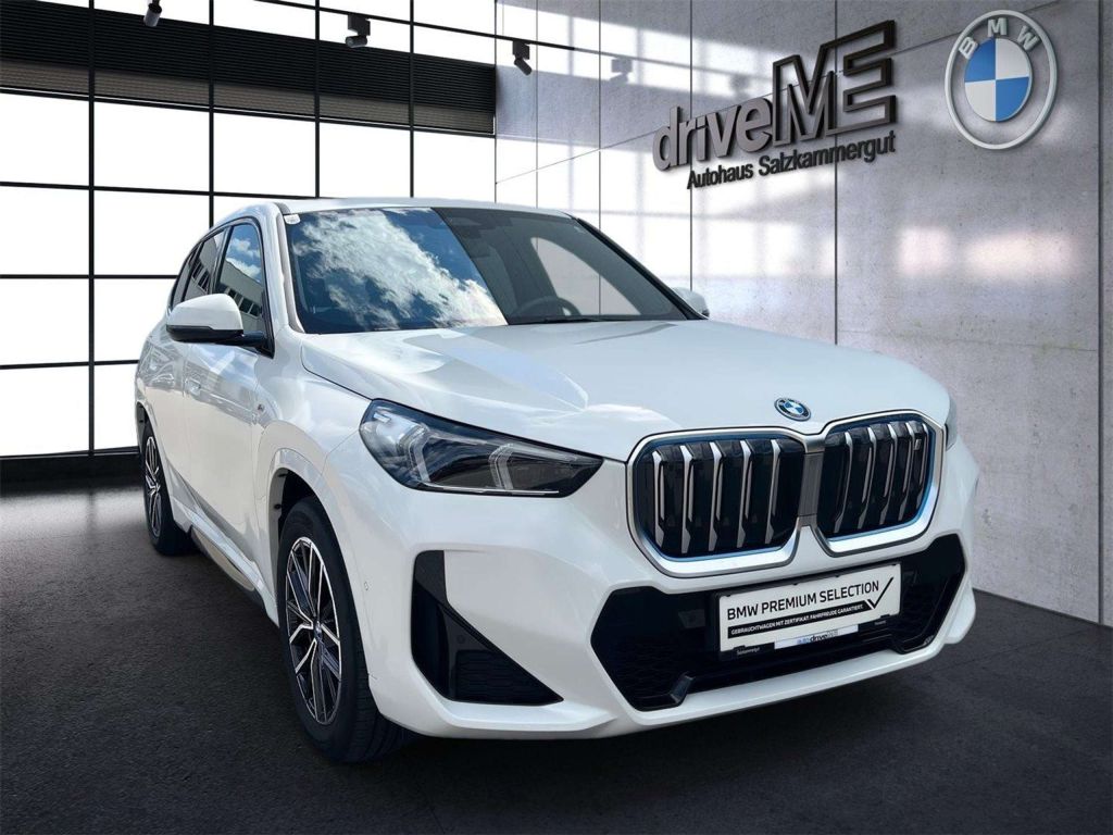 BMW iX1