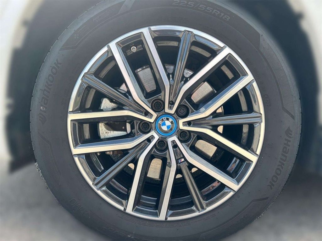BMW iX1
