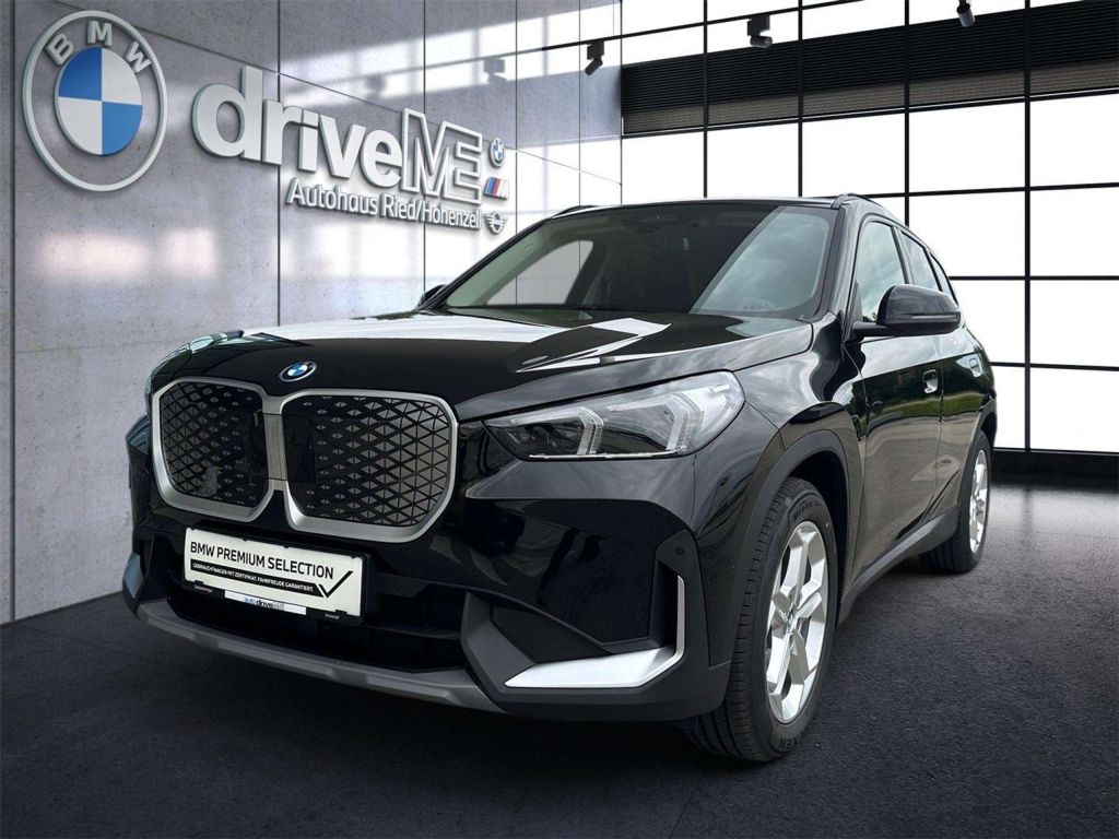 BMW iX1