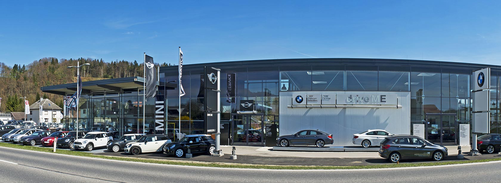 Autohaus drive ME Salzkammergut in Regau, Frontansicht