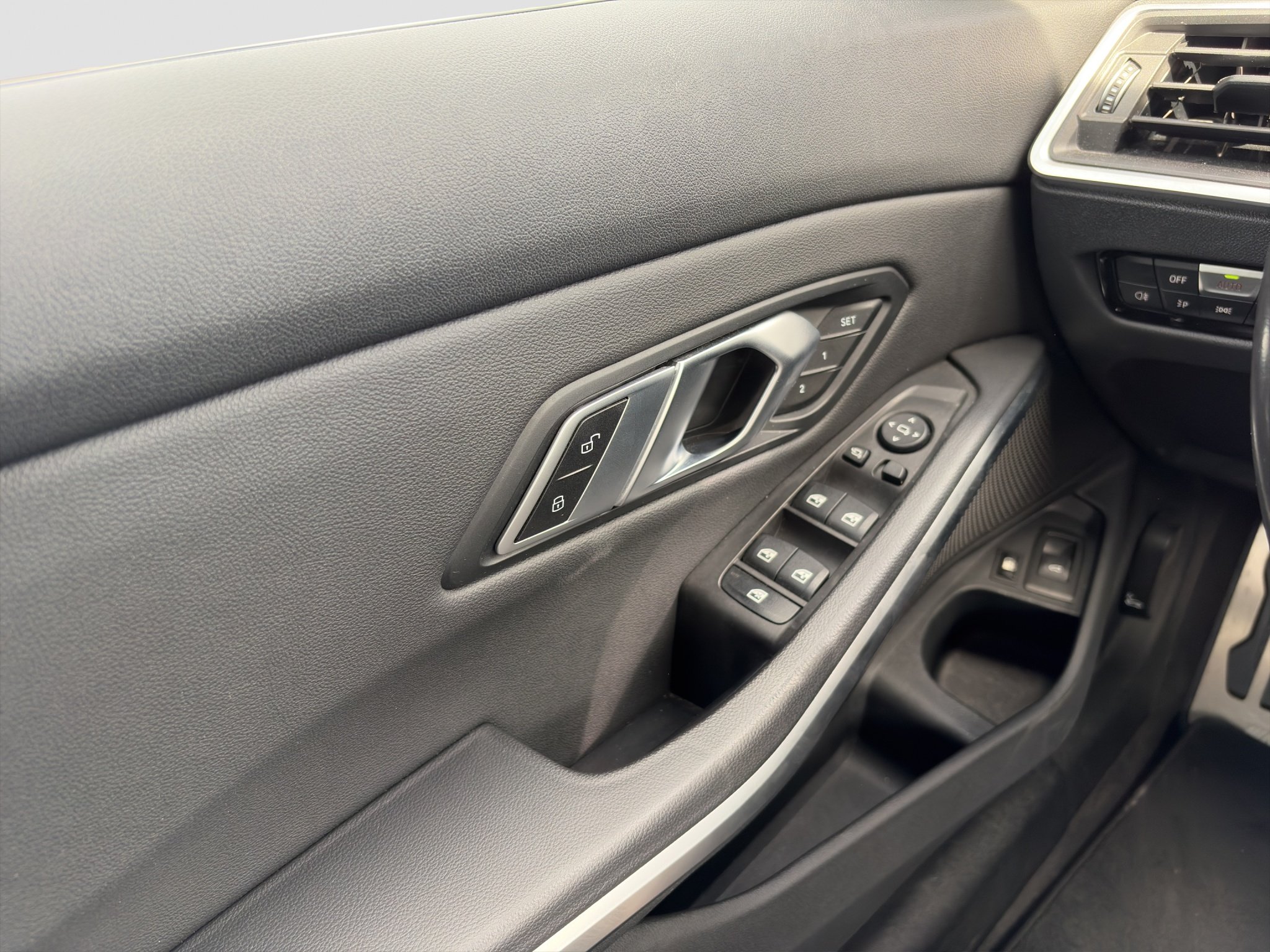 WBA71CY000FN93435_11